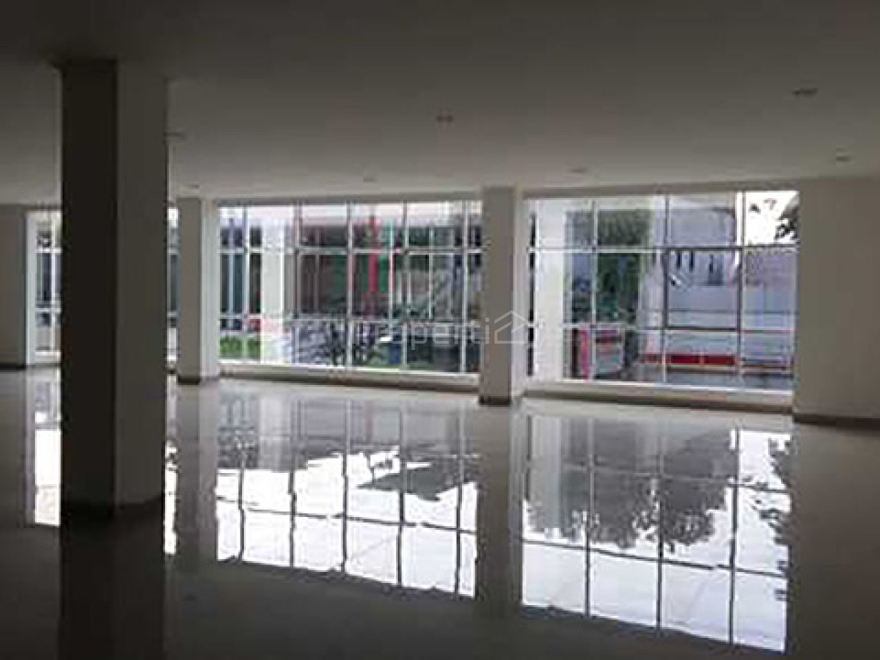 Gedung 3,5 Lantai Strategis di Cilandak, DKI Jakarta