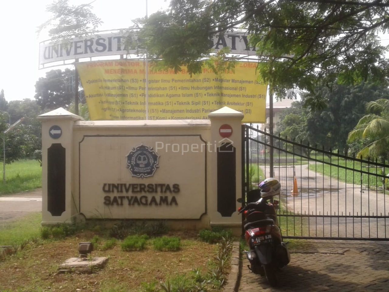 Lahan dan Bangunan Eks Universitas di Cengkareng, DKI Jakarta