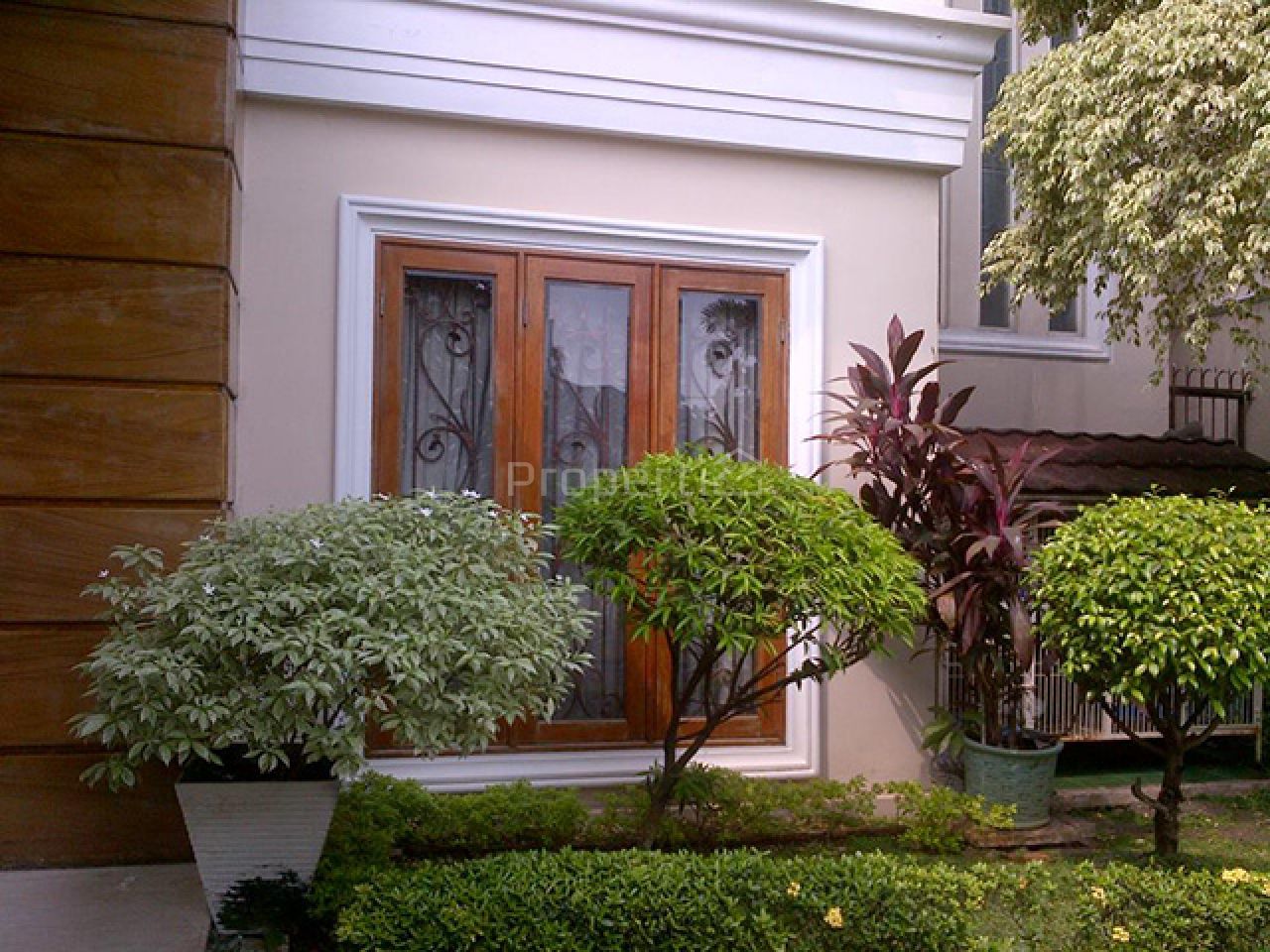 Rumah Mediterania Cantik dan Mewah dalam Hunian Elite, DKI Jakarta