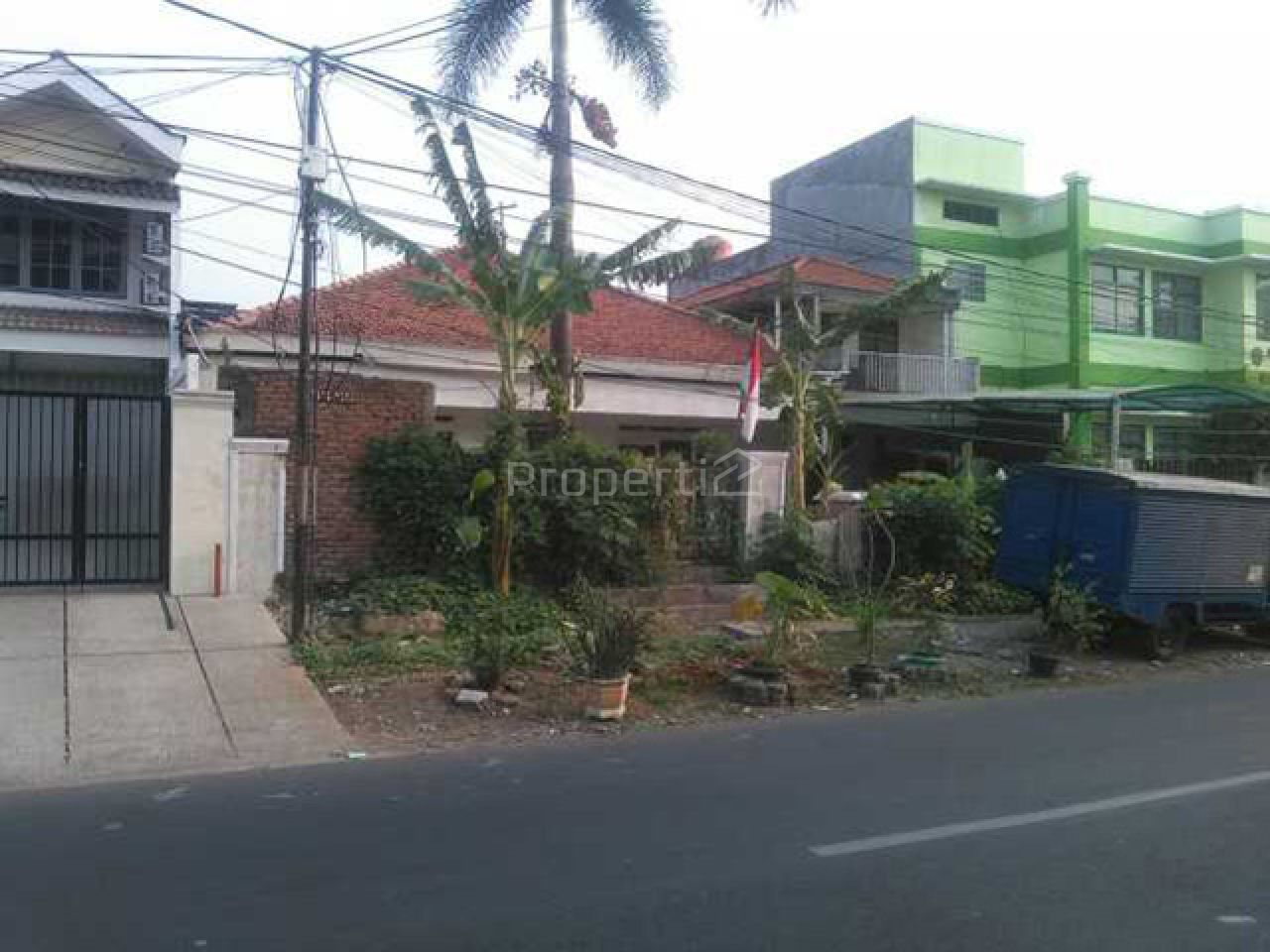 Rumah Tua Pinggir Jalan Raya di Tebet Timur, DKI Jakarta