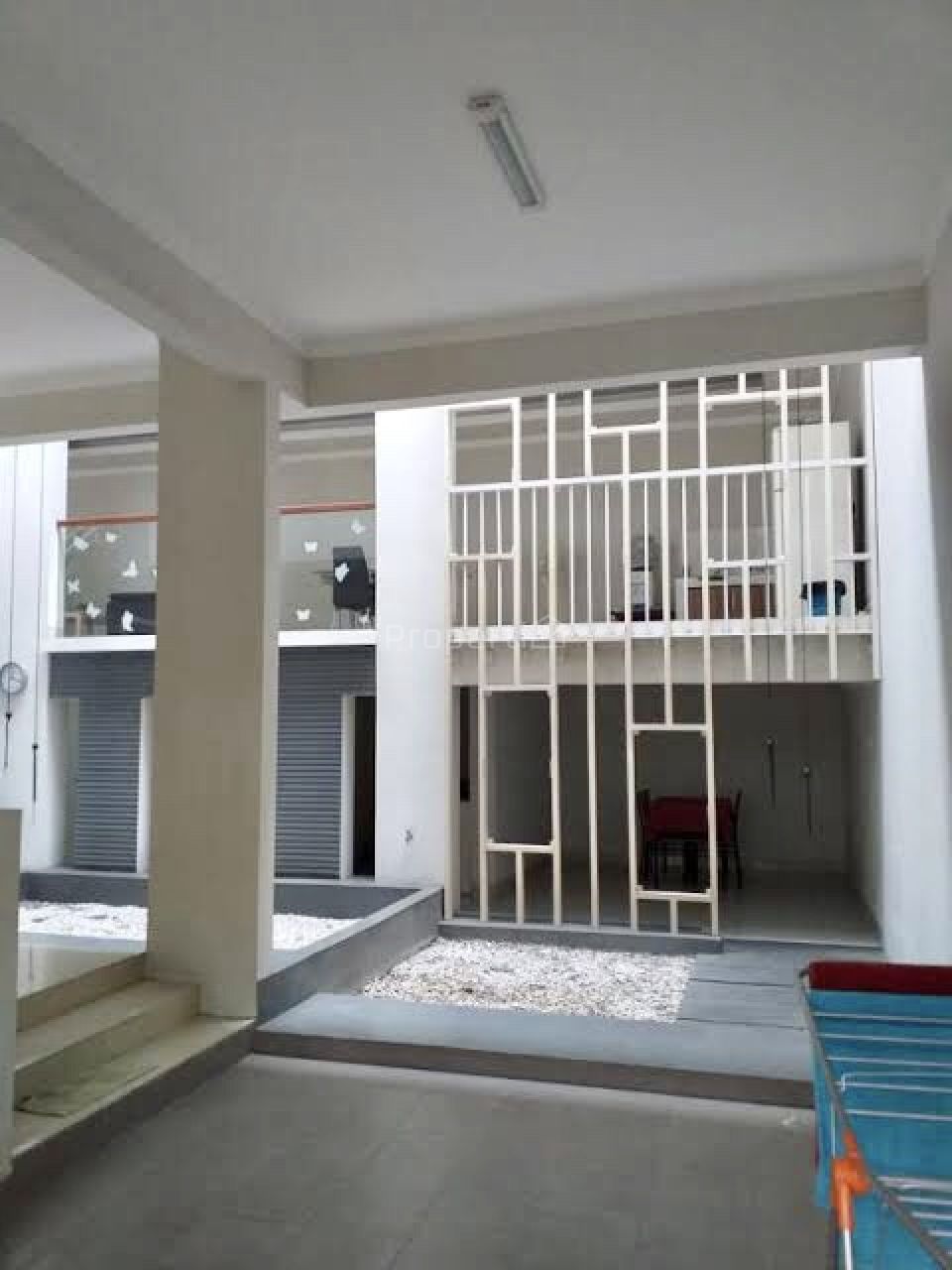  Rumah  Modern di  Kebayoran Village Kota  Tangerang  Selatan 