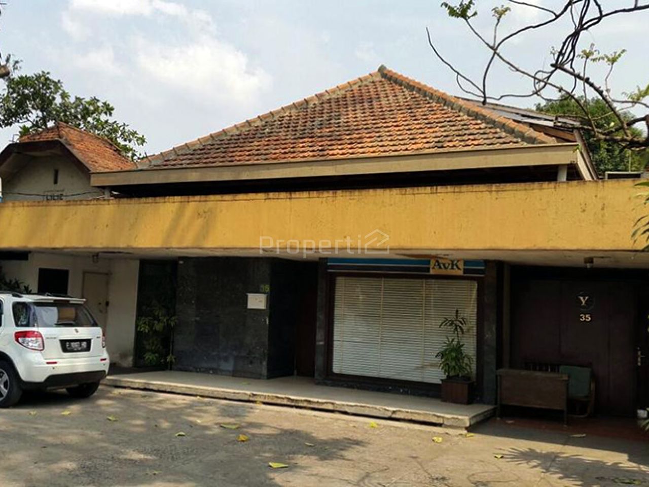 Strategic Old House Calculated Land Value in Menteng, DKI Jakarta