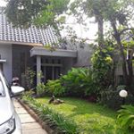 Natural and Spacious House with Front Garden at Lubang Buaya