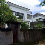 Rumah Modern di Perumahan Terrace Mumbul, Nusa Dua