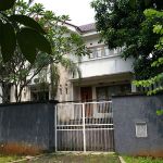 Modern House with Swimming Pool in Serpong